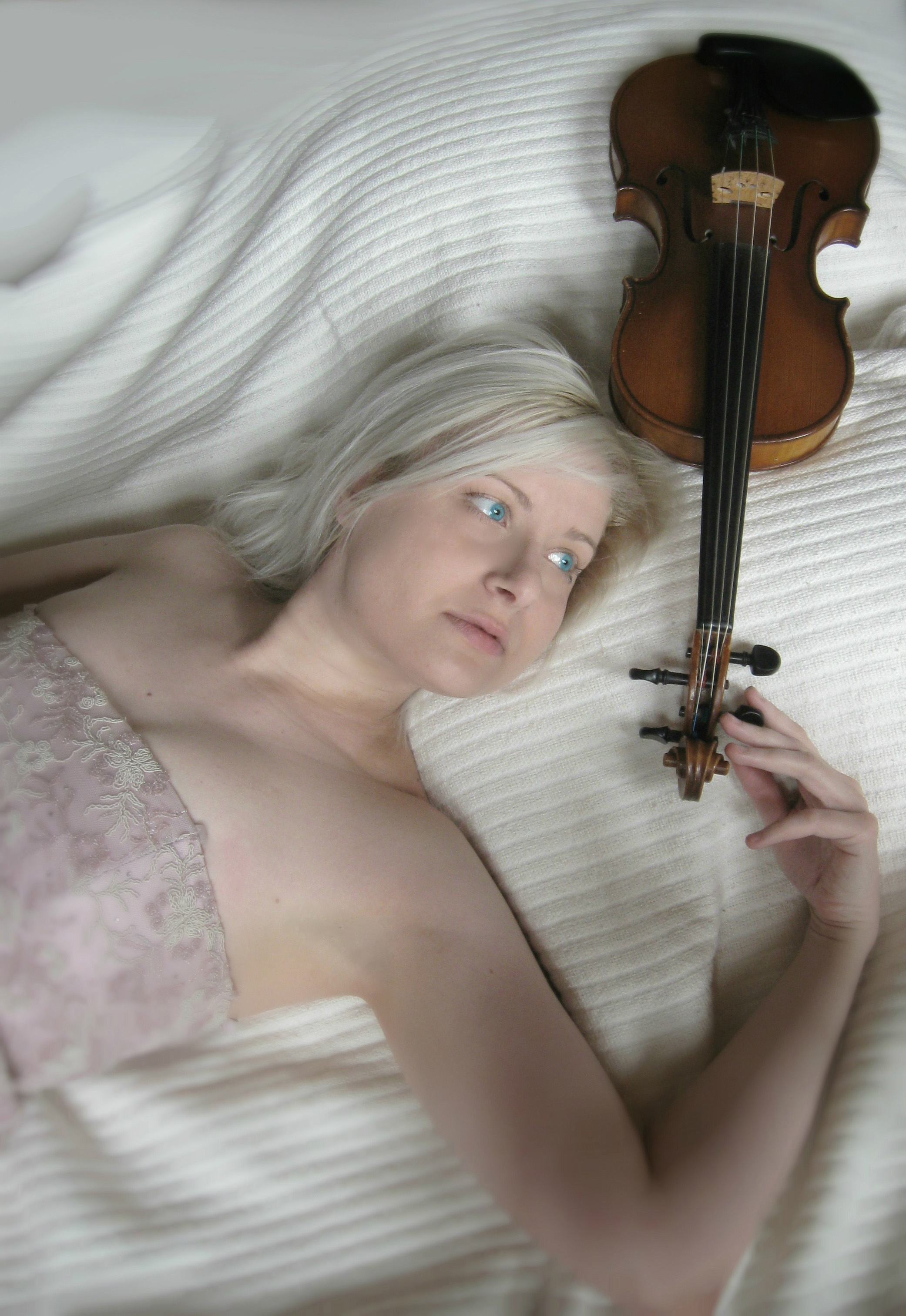 Dejana Sekulić interpreta para violn solo